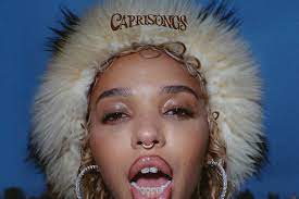 FKA TWIGS - Caprisongs